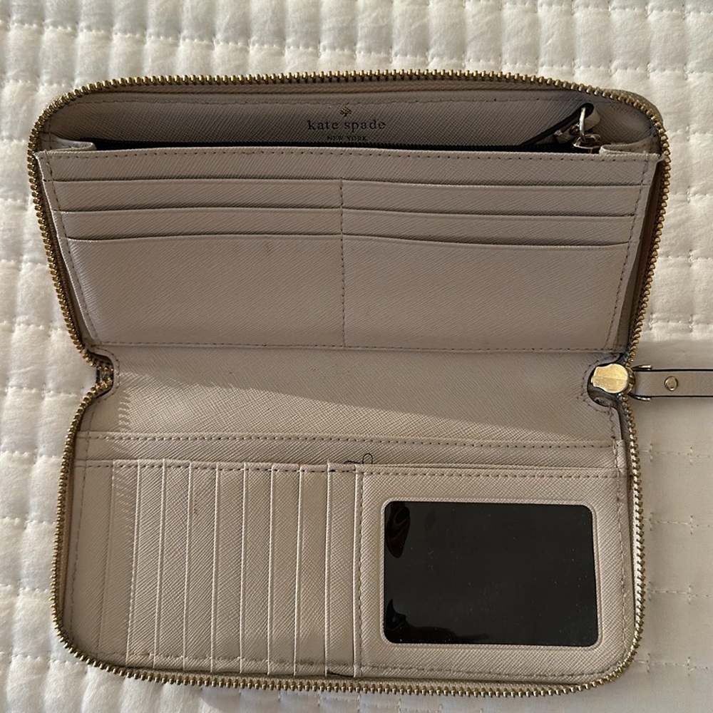 Kate Spade Wallet - Picture 4 of 4